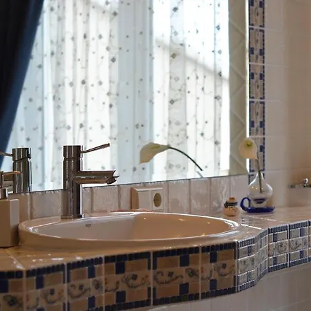 Guest house Baltas Namas 3*